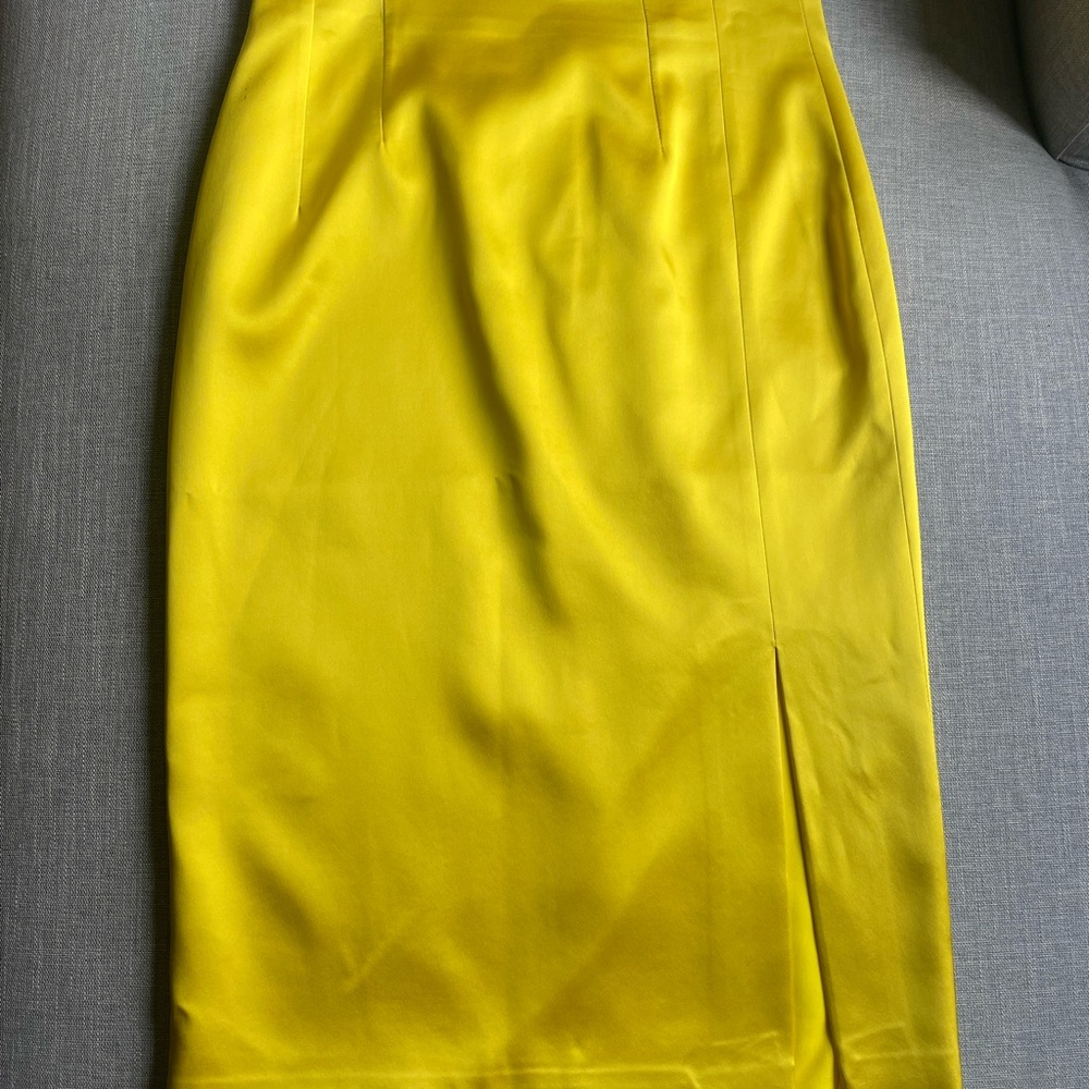 NWT Karen Millen Satin Structured Yellow Pencil Skirt with Side Slit